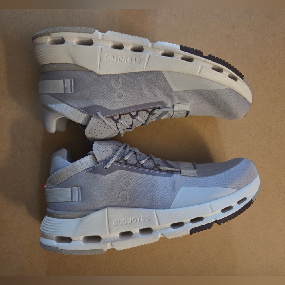 On Running Walking Sneaker Women Size 9.5 Cloudnova 2